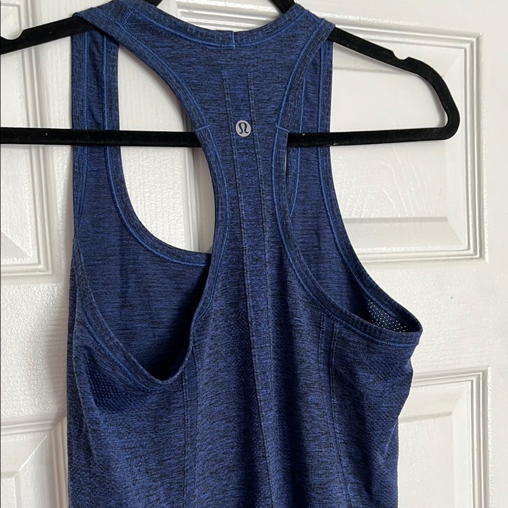 Lululemon Swifty Tech size 6 Blue/white..